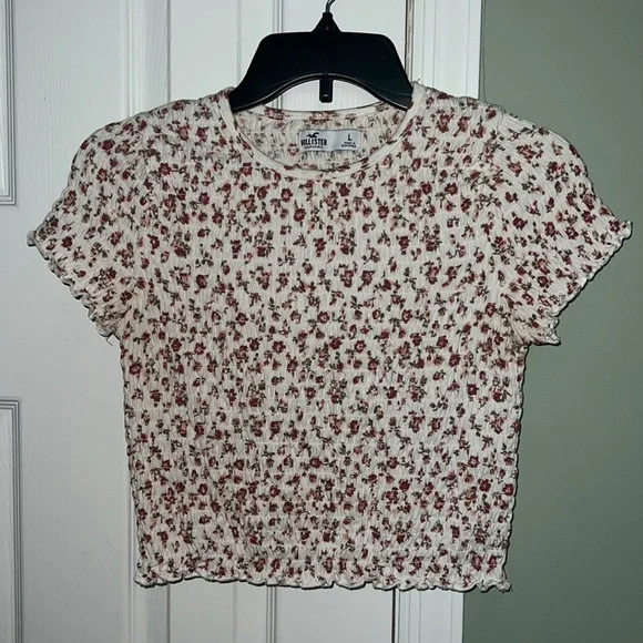 Hollister Floral Tee - Picture 1 of 4
